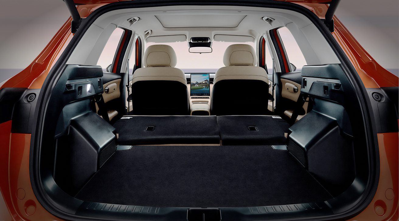 Cargo Space & Storage